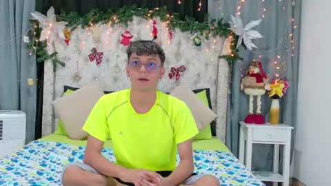 Snapshot of _andrew_williams chatting on 12/16/24, 07:00 Andres online show from 12/16/24, 07:00