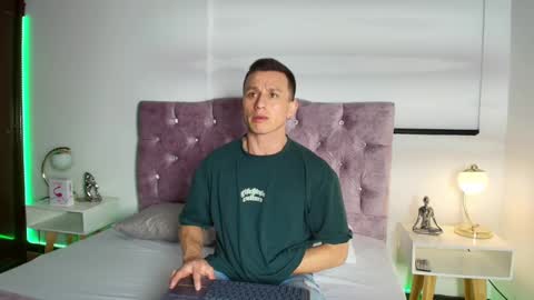 _andrewfalcon2 online show from 01/21/25, 12:18