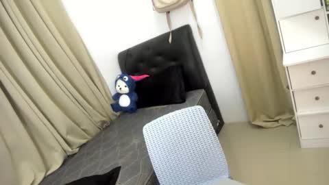 Snapshot of _angela69_ chatting on 11/07/25, 07:14 angela online show from 11/07/25, 07:14