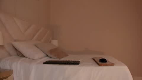 ngela  online show from 06/12/26, 11:53