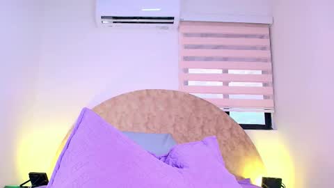 Snapshot of _aniisha_ chatting on 11/25/25, 07:25 Any online show from 11/25/25, 07:25