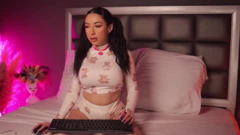 Anna online show from 02/09/25, 08:24