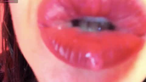 Snapshot of _antomouth_paradise chatting on 11/11/25, 10:15 antonia online show from 11/11/25, 10:15