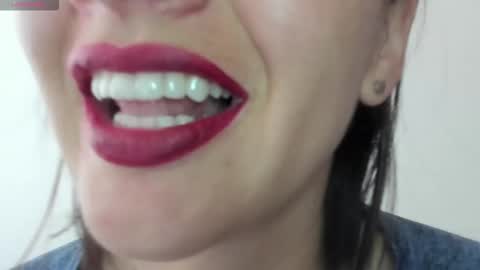 Snapshot of _antomouth_paradise chatting on 11/16/25, 04:56 antonia online show from 11/16/25, 04:56