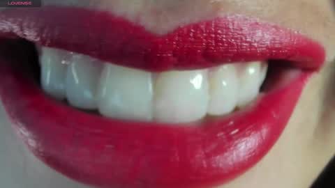 Snapshot of _antomouth_paradise chatting on 12/18/25, 01:28 antonia online show from 12/18/25, 01:28