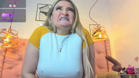 _antonella_11 online show from 01/14/26, 09:42