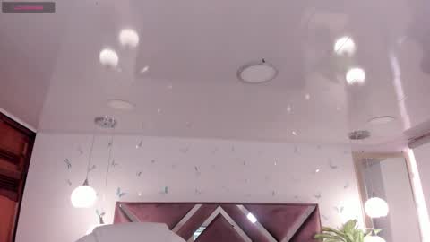 Snapshot of _antonnela_ chatting on 11/25/25, 02:17 antonnela online show from 11/25/25, 02:17