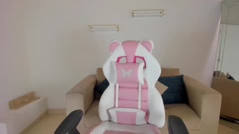 Snapshot of _april_smith_ chatting on 09/15/25, 12:16    online show from 09/15/25, 12:16