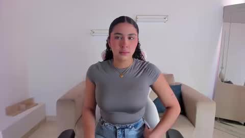 Snapshot of _april_smith_ chatting on 09/22/25, 01:35    online show from 09/22/25, 01:35