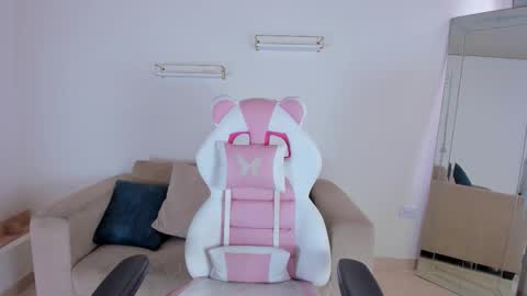 Snapshot of _april_smith_ chatting on 10/11/25, 12:15    online show from 10/11/25, 12:15