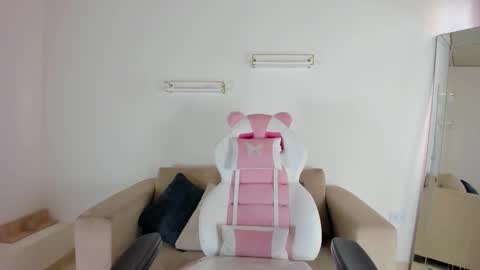 Snapshot of _april_smith_ chatting on 10/22/25, 12:27    online show from 10/22/25, 12:27