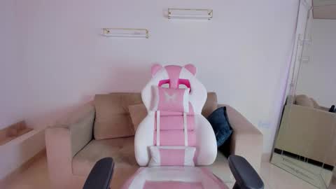 Snapshot of _april_smith_ chatting on 10/24/25, 12:12    online show from 10/24/25, 12:12