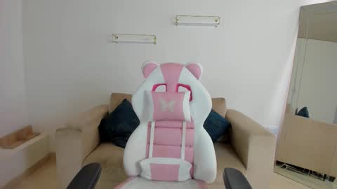 Snapshot of _april_smith_ chatting on 11/21/25, 12:26 online show from 11/21/25, 12:26