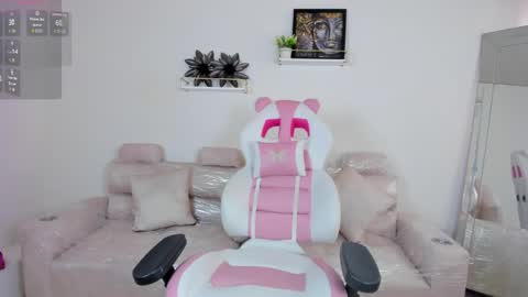 Snapshot of _april_smith_ chatting on 04/13/26, 12:32 online show from 04/13/26, 12:32