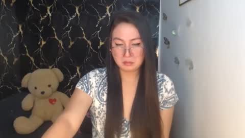 Snapshot of _arah chatting on 11/01/25, 11:12 arah online show from 11/01/25, 11:12