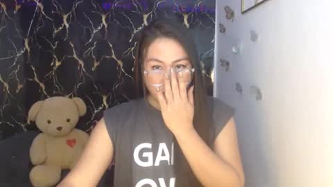 Snapshot of _arah chatting on 11/16/25, 10:32 arah online show from 11/16/25, 10:32