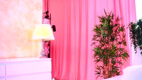 Arielle online show from 10/14/25, 08:37