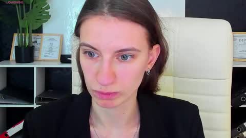 _ash_leyy_ online show from 09/29/25, 01:22