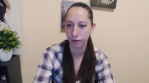 _astraia_ online show from 06/10/26, 06:45