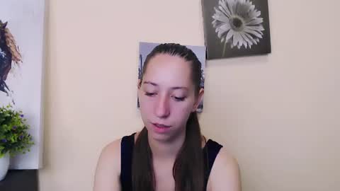 _astraia_ online show from 06/25/26, 06:18