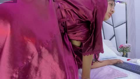 Snapshot of _aurora18 chatting on 12/18/24, 08:42 Aura online show from 12/18/24, 08:42