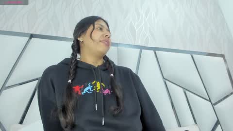 Snapshot of _aurora18 chatting on 12/28/24, 03:04 Aura online show from 12/28/24, 03:04