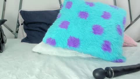 Snapshot of _aurora18 chatting on 12/30/24, 07:11 Aura online show from 12/30/24, 07:11