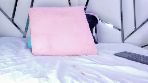 Snapshot of _aurora18 chatting on 12/30/24, 10:12 Aura online show from 12/30/24, 10:12