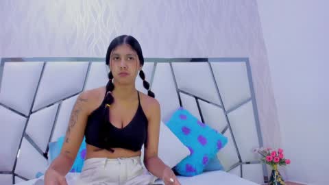 Snapshot of _aurora18 chatting on 01/12/25, 03:07 Aura online show from 01/12/25, 03:07