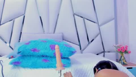 Snapshot of _aurora18 chatting on 01/12/25, 06:17 Aura online show from 01/12/25, 06:17