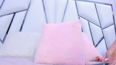 Snapshot of _aurora18 chatting on 01/22/25, 04:23 Aura online show from 01/22/25, 04:23