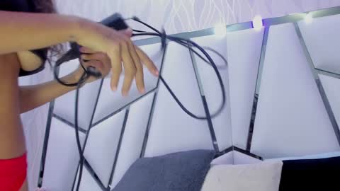 Snapshot of _aurora18 chatting on 02/01/25, 02:47 Aura online show from 02/01/25, 02:47