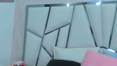 Snapshot of _aurora18 chatting on 02/09/25, 03:11 Aura online show from 02/09/25, 03:11