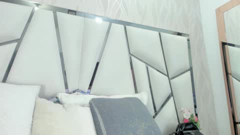 Snapshot of _aurora18 chatting on 03/10/25, 03:01 Aura online show from 03/10/25, 03:01