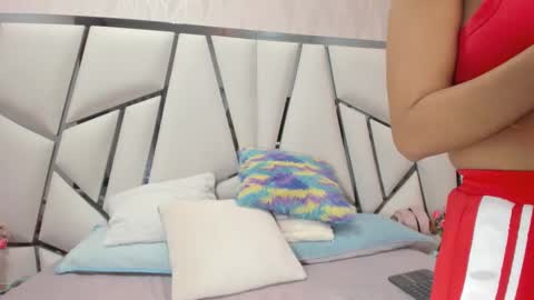 Snapshot of _aurora18 chatting on 09/25/25, 03:10 Aura online show from 09/25/25, 03:10