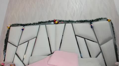 Aura online show from 12/16/25, 03:11