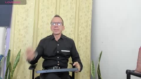 Axel online show from 06/04/26, 08:53