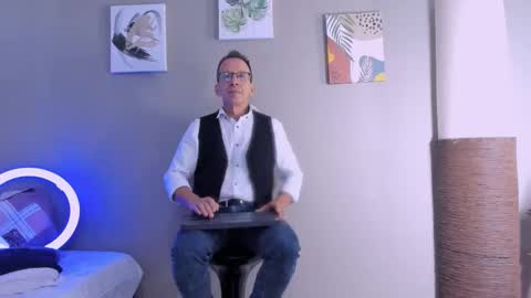 _axelking_ online show from 11/21/25, 11:42