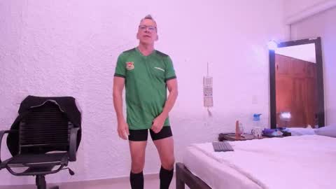 _axelking_ online show from 12/01/25, 11:37