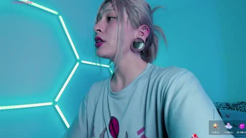 Snapshot of _baterchatur chatting on 12/31/24, 07:42 Lunita online show from 12/31/24, 07:42