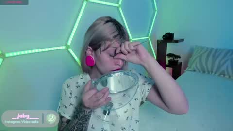 Snapshot of _baterchatur chatting on 01/04/25, 08:37 Lunita online show from 01/04/25, 08:37