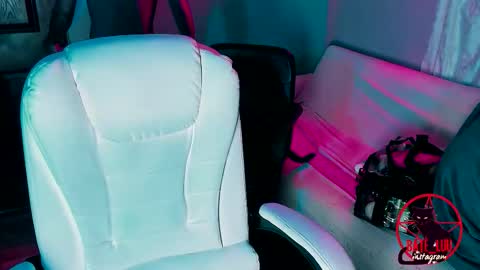 Snapshot of _baterchatur chatting on 09/14/25, 04:22 Lunita online show from 09/14/25, 04:22