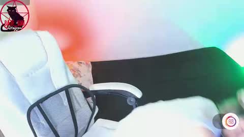 Snapshot of _baterchatur chatting on 11/16/25, 03:12 Lunita online show from 11/16/25, 03:12