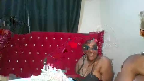 Snapshot of _beechaser chatting on 10/21/25, 09:21 _beechaser online show from 10/21/25, 09:21