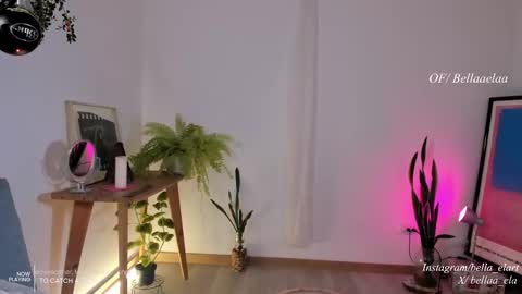 Snapshot of _bellaela chatting on 10/18/25, 10:32 Ella  online show from 10/18/25, 10:32