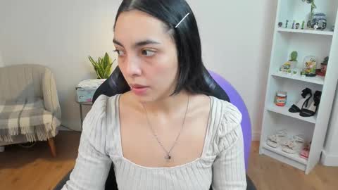 Snapshot of _bellaevans_ chatting on 01/13/26, 05:35 Bella Evans online show from 01/13/26, 05:35