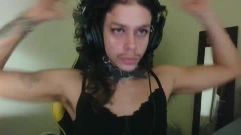 Snapshot of _besta chatting on 06/21/26, 11:07 _besta online show from 06/21/26, 11:07