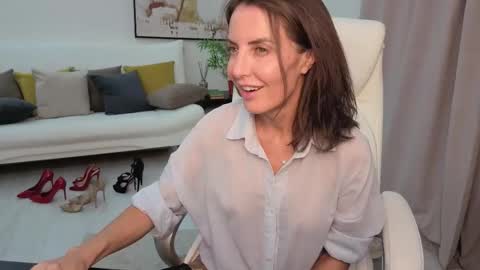 Snapshot of _beylly chatting on 09/24/25, 03:48 Beylly online show from 09/24/25, 03:48