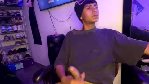 Snapshot of _billowy_ chatting on 12/05/25, 07:10 _billowy_ online show from 12/05/25, 07:10