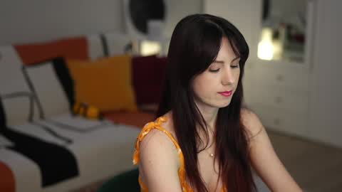 Lili online show from 11/10/25, 11:31